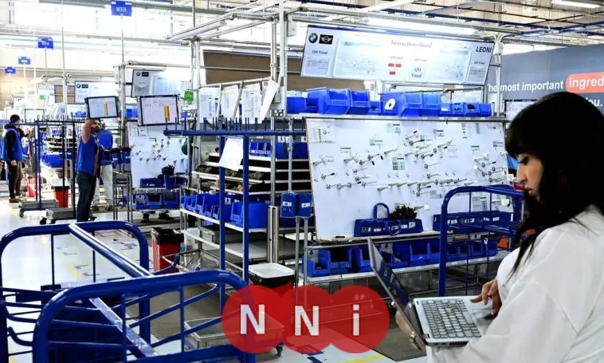 رئيس الوزراء يزور أقسام مصنع ليوني مصر في مدينة بدر لمتابعة التقدم والابتكار