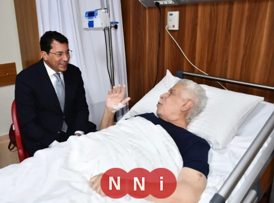 وزير الرياضة يتواصل هاتفيًا للاطمئنان على حسن شحاتة بعد نجاح العملية الجراحية