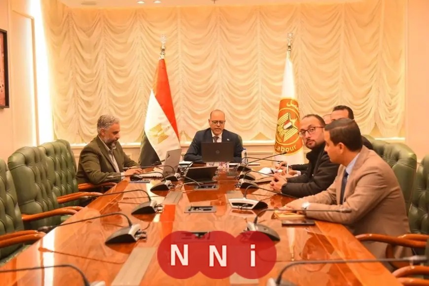 وزير العمل يشهد توزيع إعانات ومستحقات لأسر ضحايا ومصابي العمالة غير المنتظمة