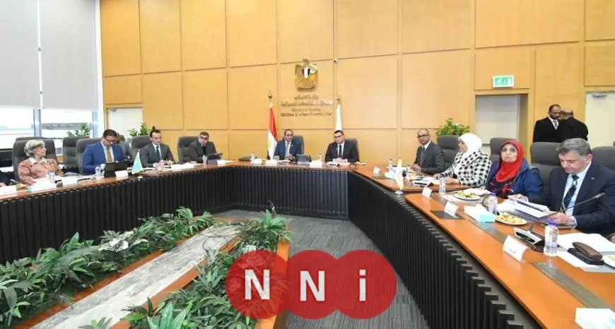 وزير الإسكان ومحافظ قنا يناقشان تعزيز التعاون في ملفات العمل المشترك