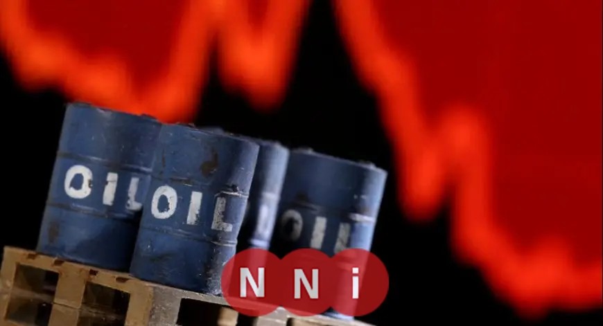 أسعار النفط تشهد انخفاضاً طفيفاً وسط تركيز مستمر على فائض المعروض