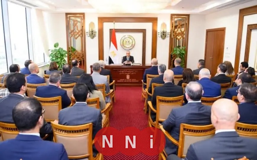 وزير الخارجية يراقب تنفيذ المهام مع قادة الدرجات المتوسطة