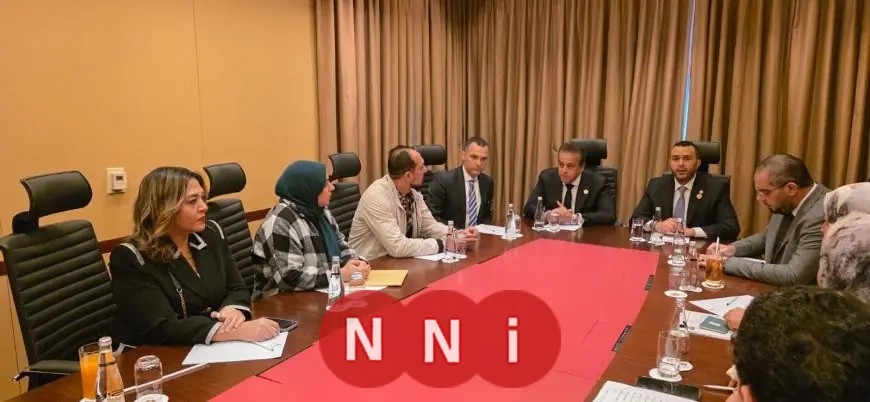 وزير الصحة يناقش الأوضاع مع الأطباء والممرضين المصريين في ليبيا لتعزيز التعاون الصحي