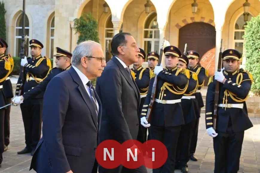 استقبال رسمي حافل لرئيس الوزراء في السراي الحكومي ببيروت عند وصوله