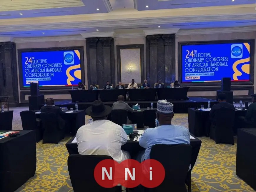 منصور أريمو يواصل قيادة الاتحاد الإفريقي لكرة اليد بولاية جديدة ومدحت البلتاجي نائبًا أول