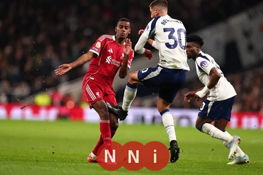 إصابة طويلة تبعد إيزاك عن ليفربول في ظل غياب صلاح المتوقع