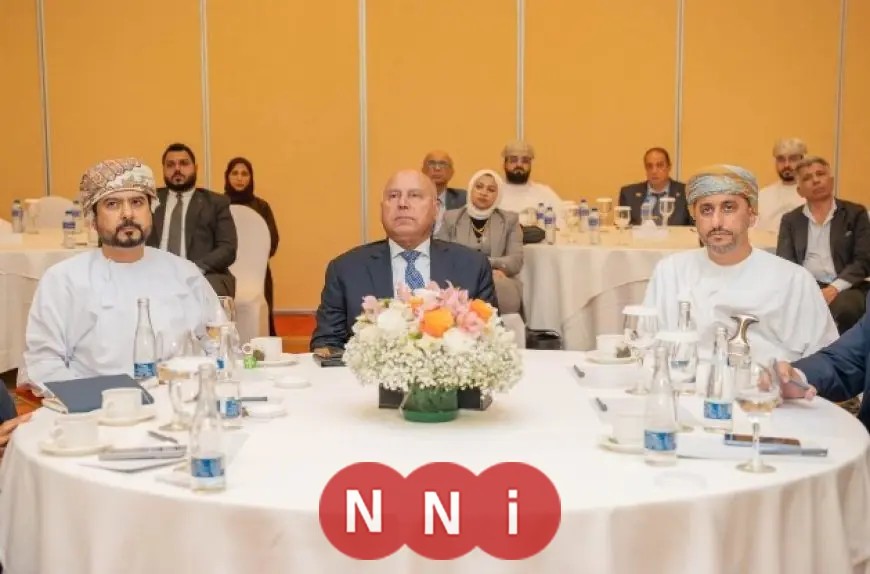 كامل الوزير يؤكد أهمية ربط ميناء صحار بالسخنة لتسهيل حركة نقل الخامات والبضائع