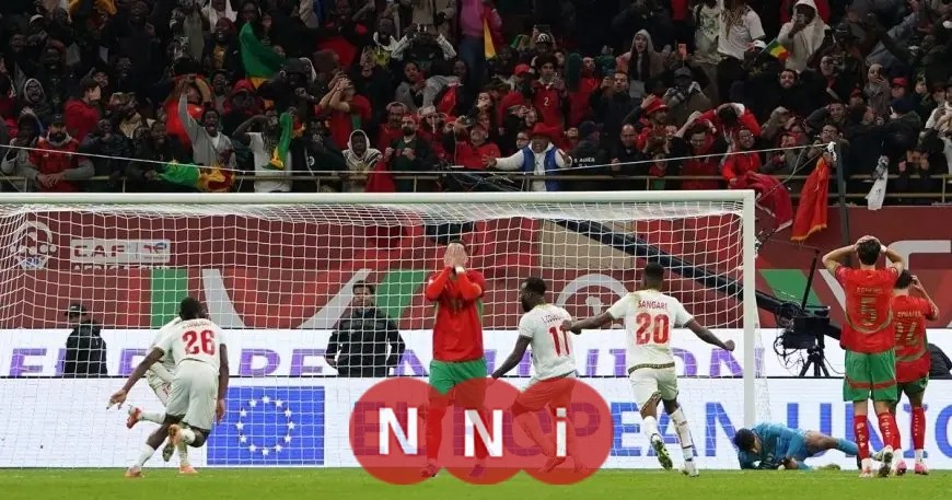 خروج لاعبي المغرب من الملعب وسط صيحات استهجان الجماهير