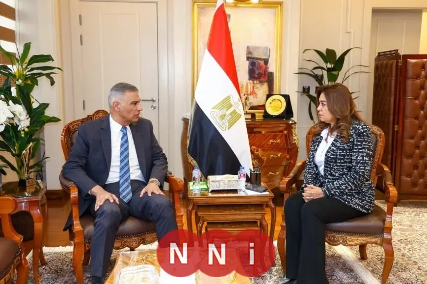 وزيرة التنمية المحلية تستعرض تقدم مشروعات النظافة وافتتاح مصنع تدوير المخلفات بأسوان مع المحافظ