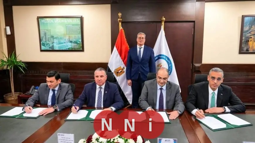 وزير البترول يوقع على عقد تمويل مجمع إنتاج السيليكون المعدني بحضور كبار المسؤولين