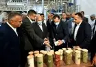 رئيس الوزراء يجري جولة تفقدية في مصنع الشركة المتحدة لتجفيف الحاصلات الزراعية