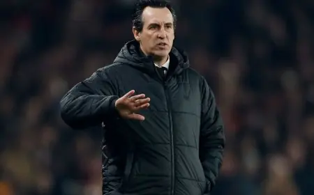 أوناي إيمري يكشف تفاصيل غياب هارفي إليوت ويعترف بالموقف المحرج