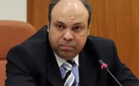 وزير الطيران المدني يوضح تأثير أزمة مطارات أثينا على حركة الطيران في مصر