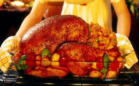 وصفات شاملة لأشهى أطباق عيد الميلاد المجيد من الديك الرومي إلى الكحك