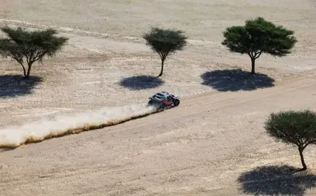 الراجحي يتألق والعطية يتصدر رالي داكار في السعودية بقوة