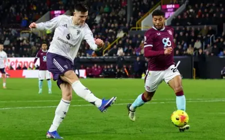 مانشستر يونايتد يتعثر بالتعادل مع بيرنلي الجريح في أول مواجهة بعد حقبة أموريم