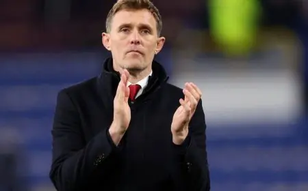 تعادل مانشستر يونايتد يثير خيبة أمل كبيرة تحت قيادة المدرب المؤقت فليتشر