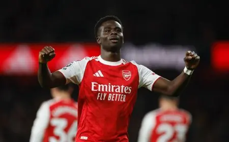بوكايو ساكا يمدد عقده مع أرسنال حتى عام 2031