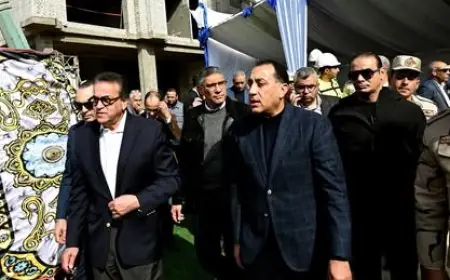 رئيس الوزراء يطلع على آخر تطورات تطوير مستشفى أم المصريين العام في الجيزة
