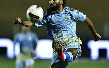 الشحات يقود الأهلي لتفوق مثير على فاركو بثنائية في الشوط الأول
