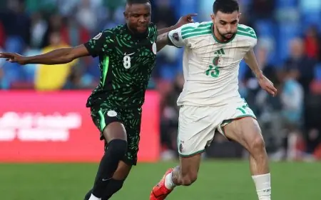 منتخب الجزائر يتمكن من التعادل مع نيجيريا في الشوط الأول من المباراة