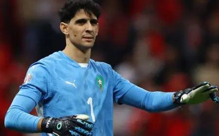 ياسين بونو يتحدى أسطورة عصام الحضري في كأس إفريقيا برقم قياسي جديد