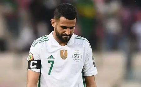 محرز يكشف: هل التحكيم سبب خروج الجزائر من أمم أفريقيا؟