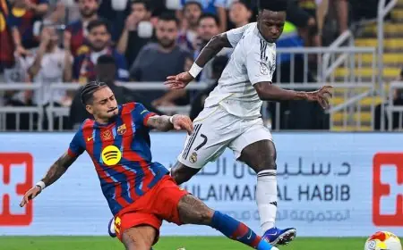 تعادل مثير بين برشلونة وريال مدريد بأربعة أهداف في شوط واحد مثير