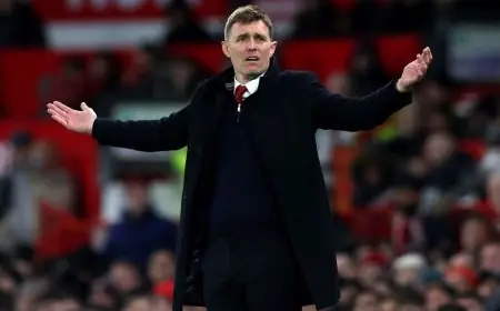 فليتشر يصف مانشستر يونايتد بالهش وينتظر رد فعل مذهل من اللاعبين