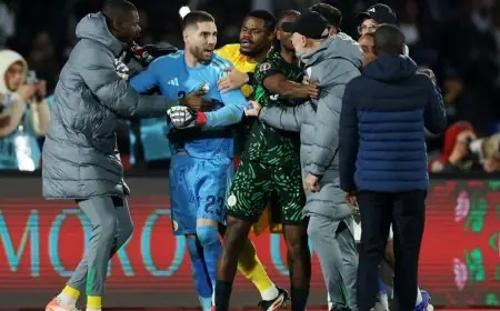 الكاف يحقق في مواجهات مثيرة بين المغرب والجزائر في كأس إفريقيا