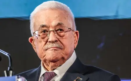 وسائل الإعلام الفلسطينية: الرئيس محمود عباس يدخل المستشفى للمتابعة الصحية