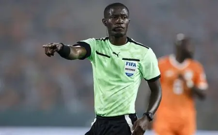 الحكم الجابوني أتشو يقود مباراة قوية بين مصر والسنغال في نصف نهائي بطولة أفريقيا