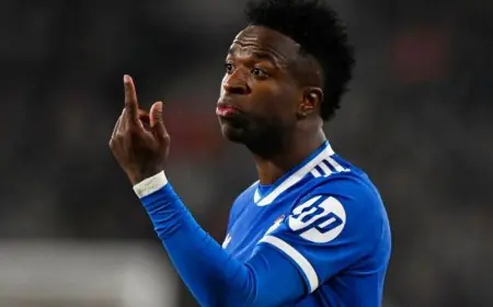 ألباسيتي يستنكر بقوة الإساءات العنصرية الموجهة إلى فينيسيوس