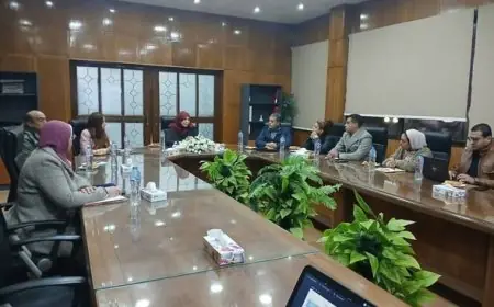 وزير الري يناقش خطط تنفيذ دورات تدريبية للاستفادة من ورد النيل لسيدات تكافل وكرامة