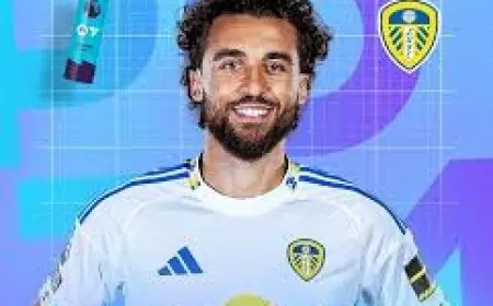 تتويج نجم ليدز يونايتد بجائزة لاعب الشهر في الدوري الإنجليزي الممتاز