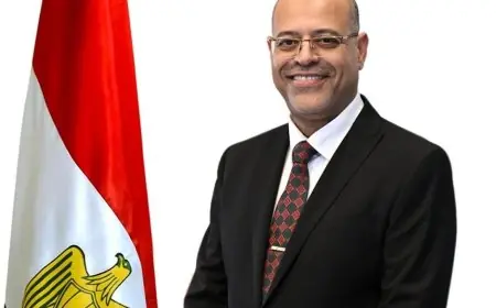 إجازة رسمية مدفوعة الأجر يوم الخميس بعد المقبل للاحتفال بعيد ثورة 25 يناير وعيد الشرطة بحسب وزير العمل