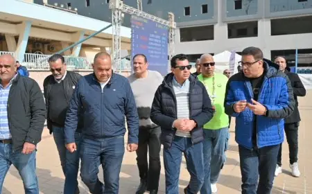 وزير الرياضة يحضر منافسات بطولة القاهرة للسباحة بالزعانف ويشجع الأبطال المصريين