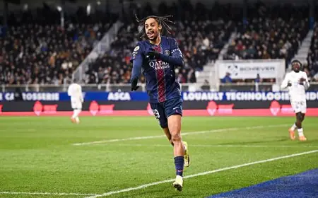 باريس سان جيرمان يستعيد الصدارة في الدوري الفرنسي بانتصار صعب على أوكسير