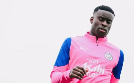 مارك غيهي يتحول من لاعب منبوذ في تشيلسي إلى صخرة دفاع مانشستر سيتي