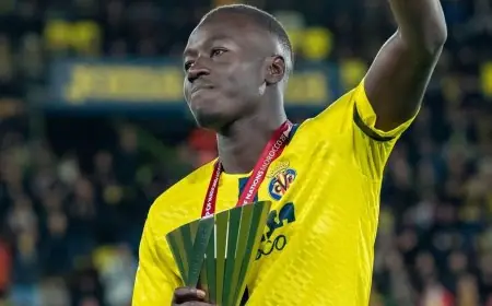 براهيم دياز يتوج بجائزة ملك الروح الرياضية بعد تكريم النجم السنغالي