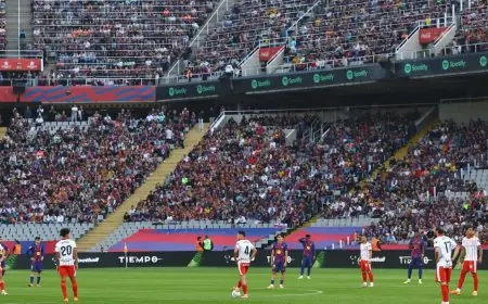 رابطة الدوري الإسباني تقاضي لاعبي برشلونة وفياريال بسبب احتجاجهم على مباراة ميامي المرتقبة