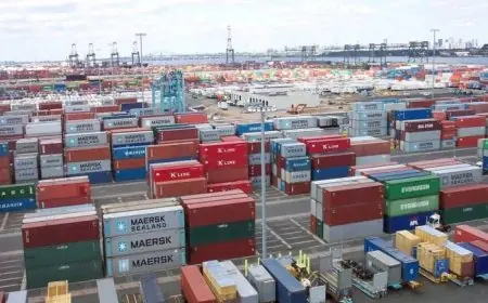 وزير الاستثمار يعلن توقعات بنمو الصادرات غير البترولية بنسبة 17% وتراجع العجز التجاري بنسبة 9% بحلول 2025