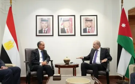 محادثات هامة في عمّان: وزير الخارجية يعزز العلاقات الثنائية ويستعرض التطورات الإقليمية مع نظيره الأردني