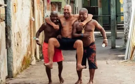 النجم البرازيلي السابق أدريانو يتوعد اللص الذي سرق أموال والدته