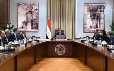 رئيس الوزراء يستكشف توطين صناعة السيارات وتعزيز تنافسية المناطق الحرة