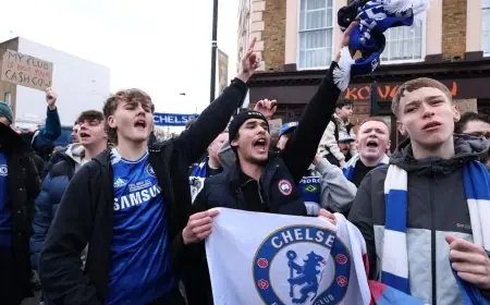 تشيلسي يصدر تحذيراً لأنصاره إثر إصابة اثنين في نابولي