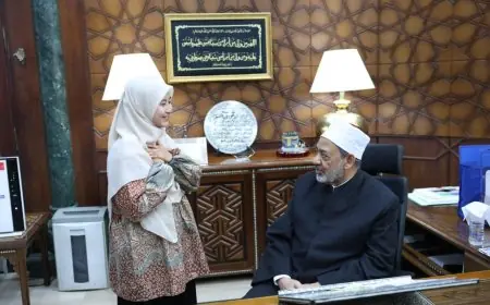 شيخ الأزهر يحقق حلم الطالبة الإندونيسية ييلي بفرصة استكمال دراسة الماجستير
