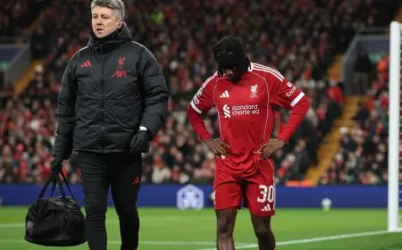 إصابة فريمبونغ تعمق الأزمة الدفاعية في ليفربول