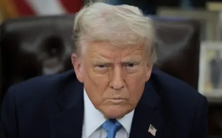 ترمب يطالب حماس بتسليم سلاحها ويعترف بدورها في إعادة رفاة آخر رهينة