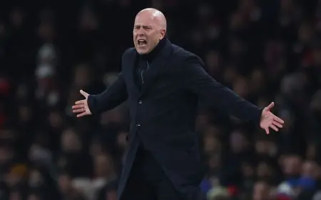 أزمة الدفاع المنخفض تهدد موسم ليفربول وسلوت.. اكتشف الحلول الفعّالة